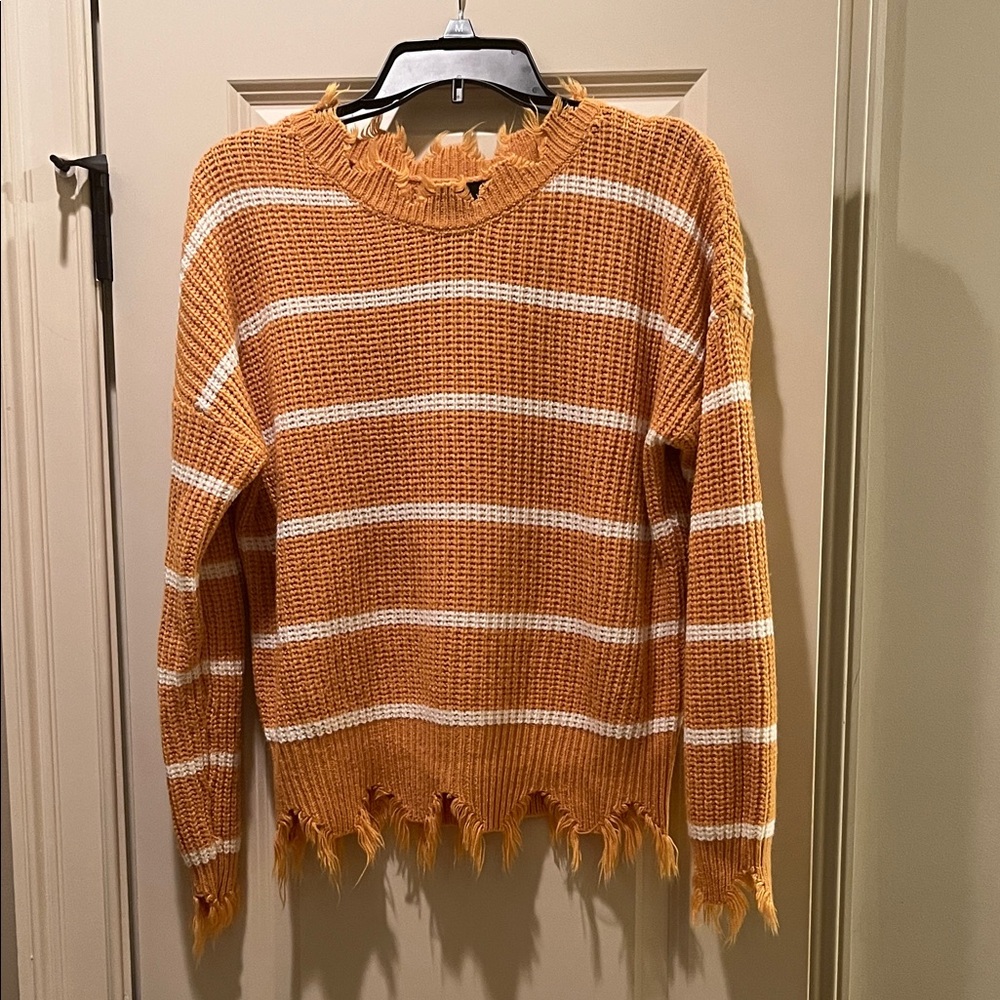 Brand: Runway
Size: Juniors Medium